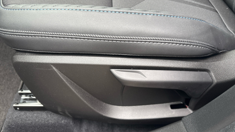 Renault Captur 1.8 E-Tech Full Hybrid 160 Esprit Alpine 5dr Auto Hybrid Hatchback